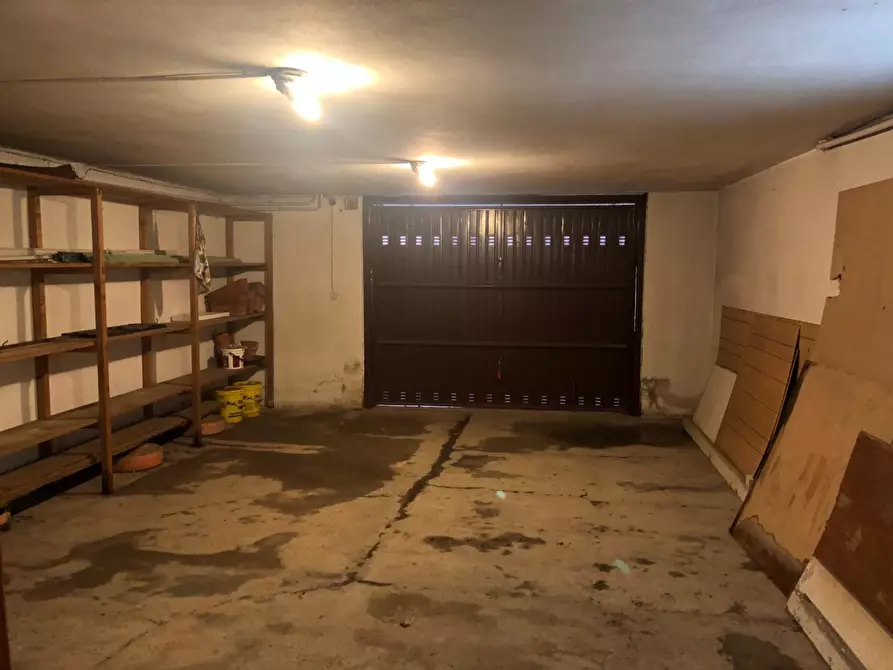 Immagine 22 di Villa in vendita  a Carrara