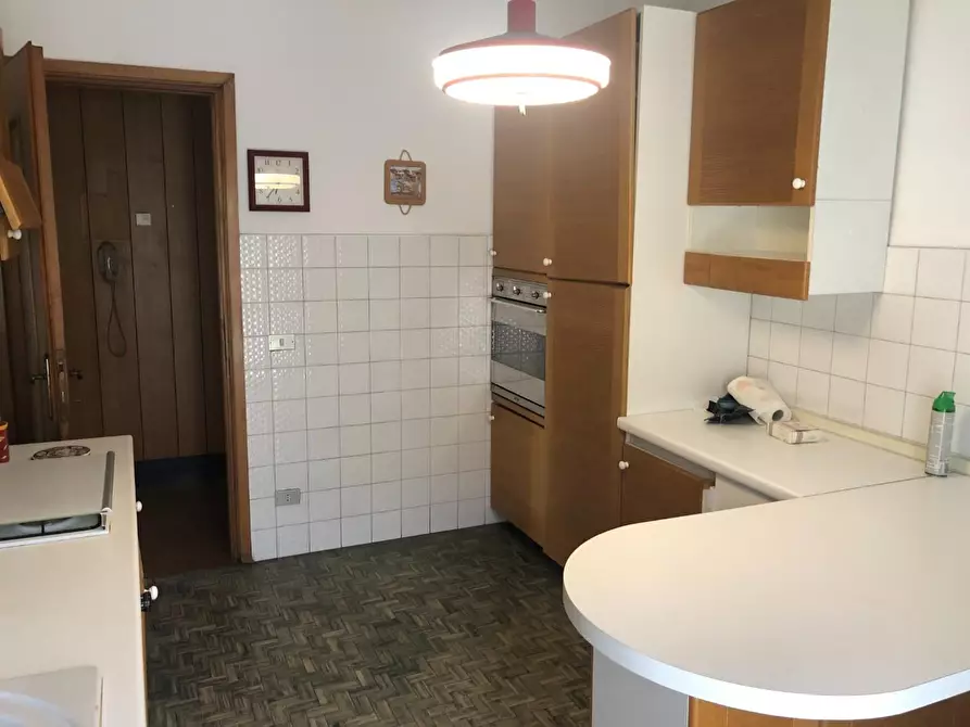 Immagine 9 di Villa in vendita  a Carrara