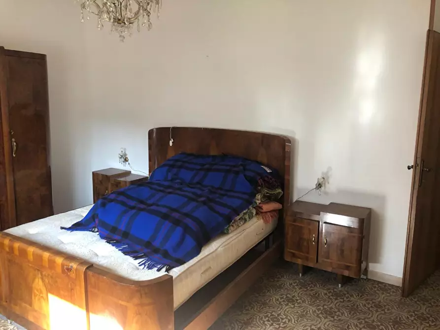 Immagine 17 di Villa in vendita  a Carrara