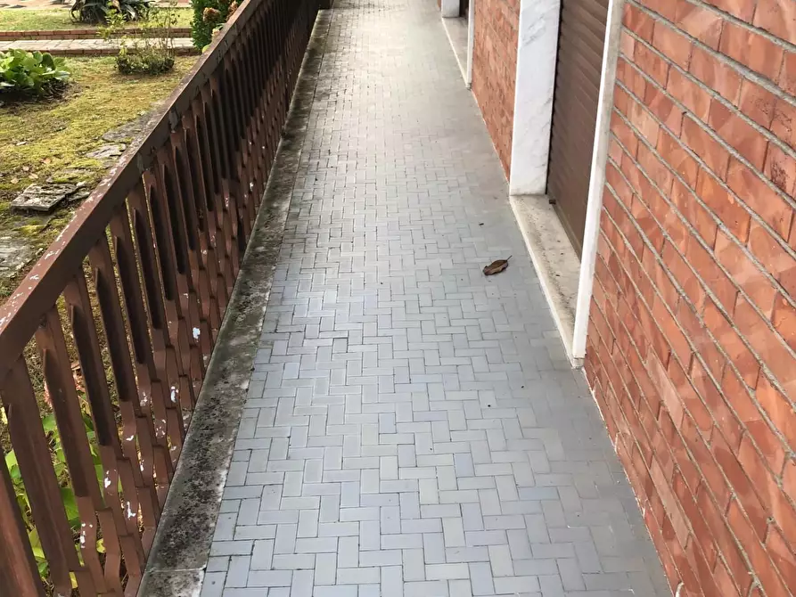 Immagine 42 di Villa in vendita  a Carrara