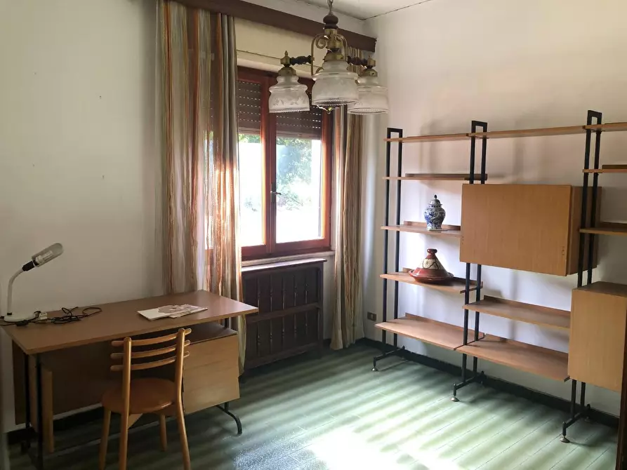 Immagine 11 di Villa in vendita  a Carrara