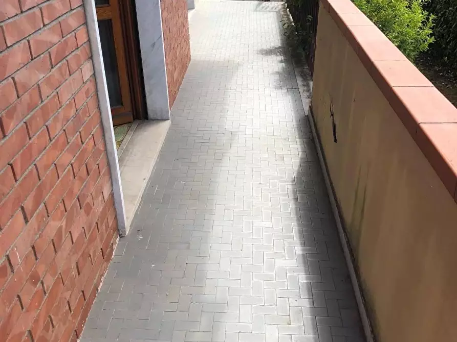 Immagine 41 di Villa in vendita  a Carrara