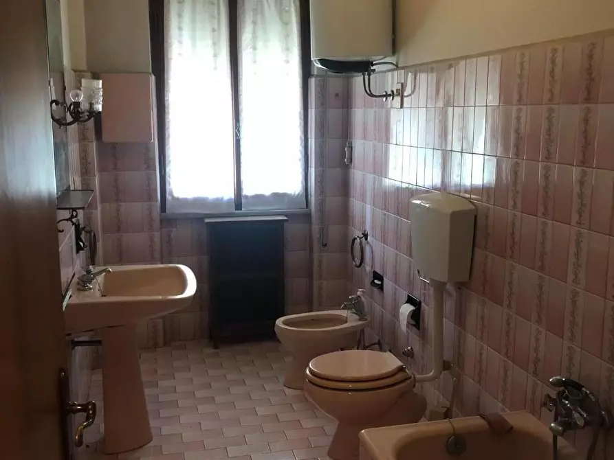 Immagine 37 di Villa in vendita  a Carrara