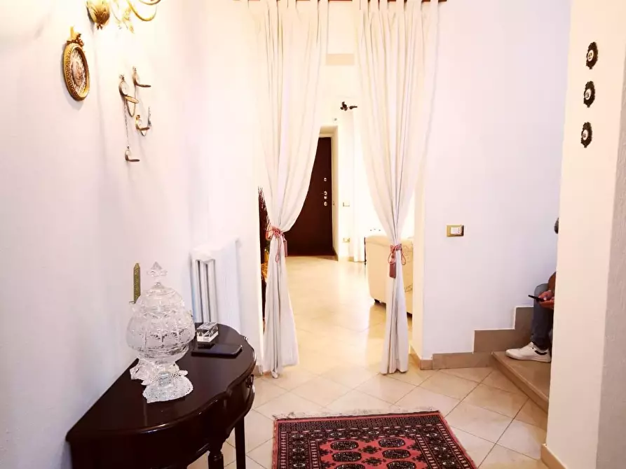 Immagine 21 di Villa in vendita  a Cascina