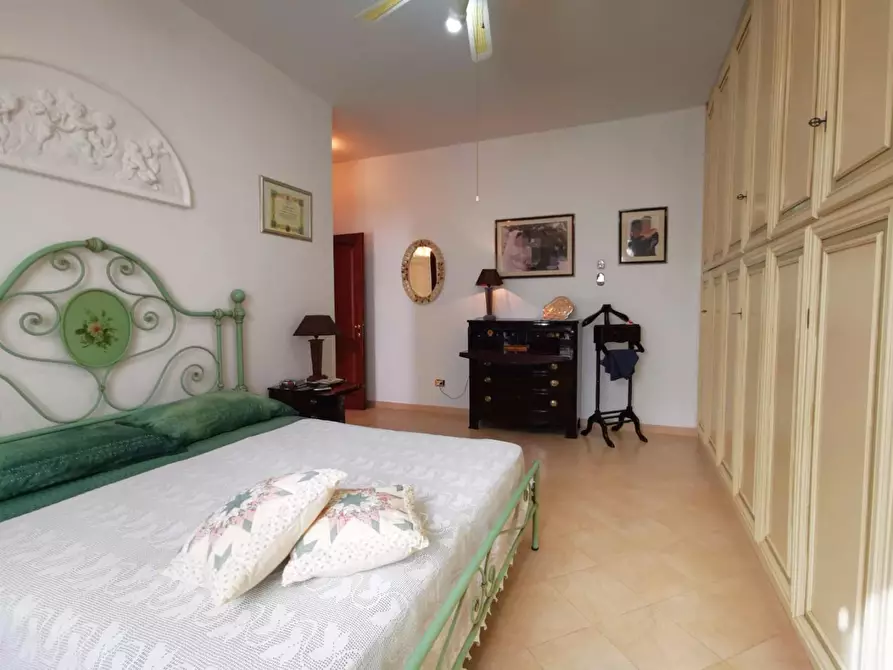 Immagine 47 di Villa in vendita  a Cascina