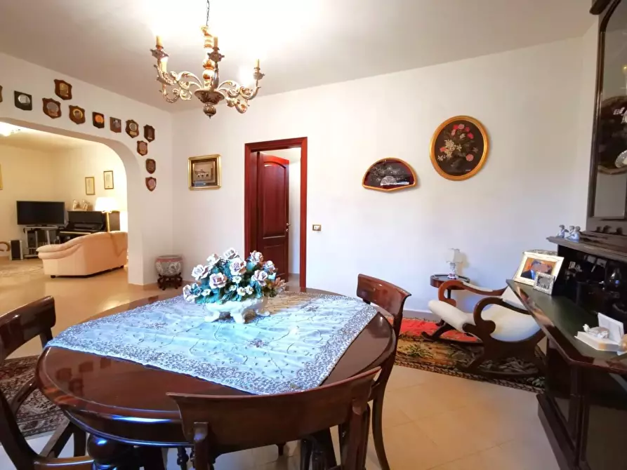 Immagine 8 di Villa in vendita  a Cascina