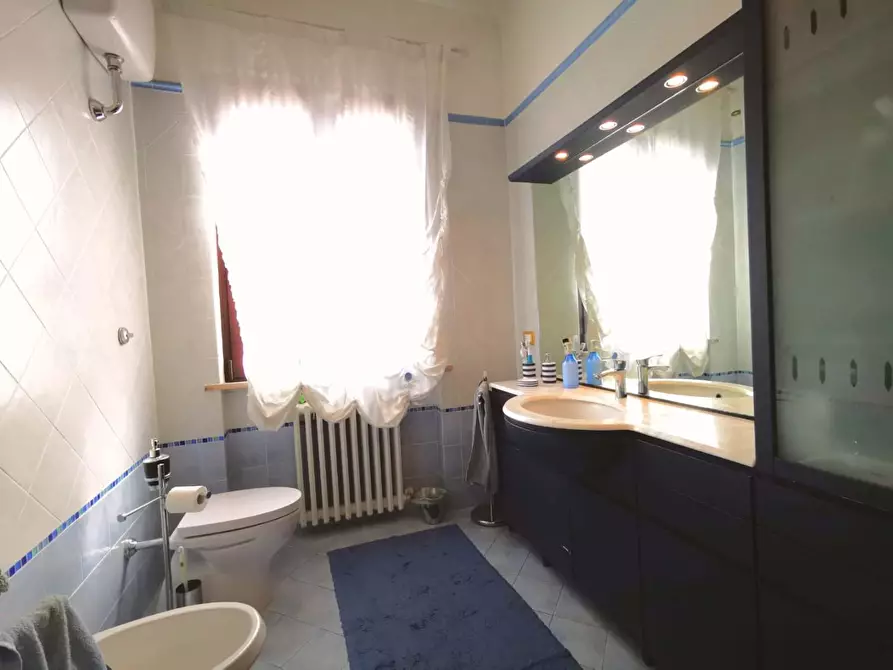 Immagine 34 di Villa in vendita  a Cascina