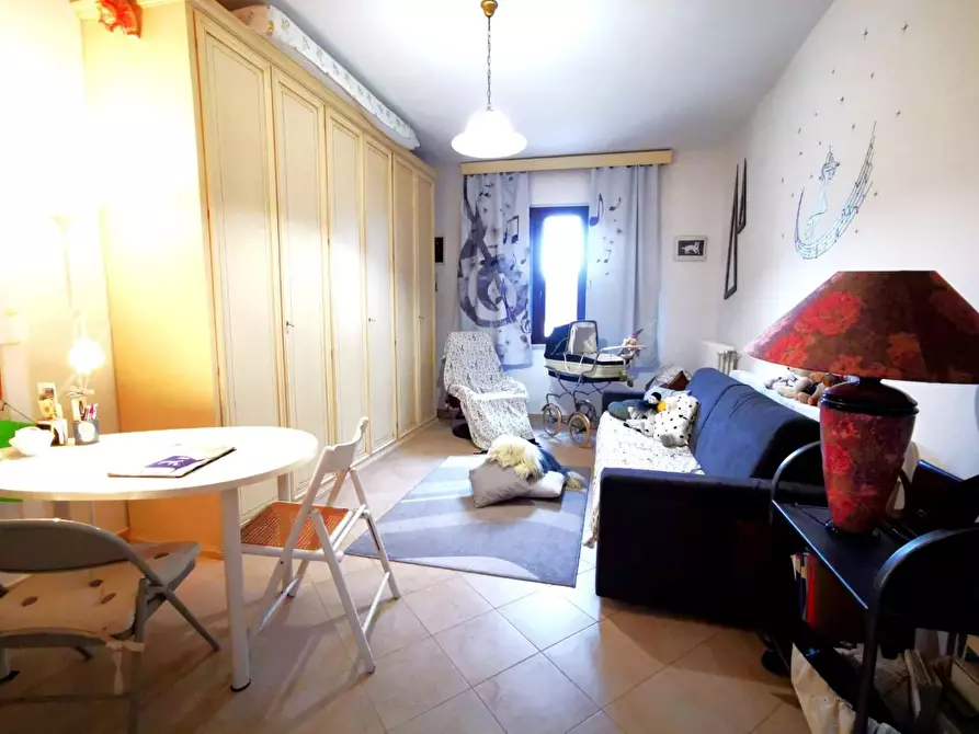 Immagine 17 di Villa in vendita  a Cascina