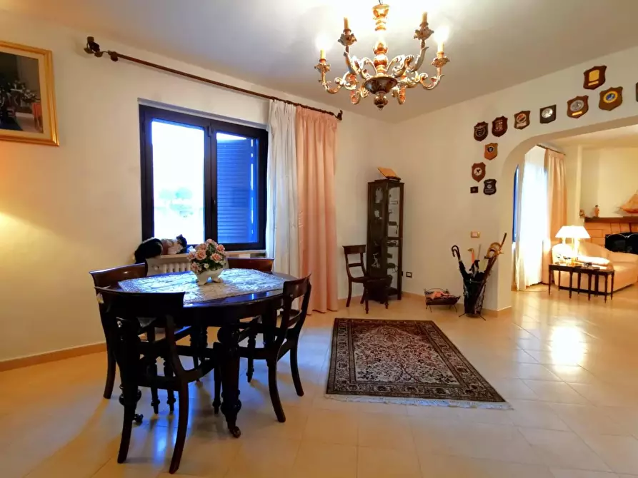 Immagine 7 di Villa in vendita  a Cascina