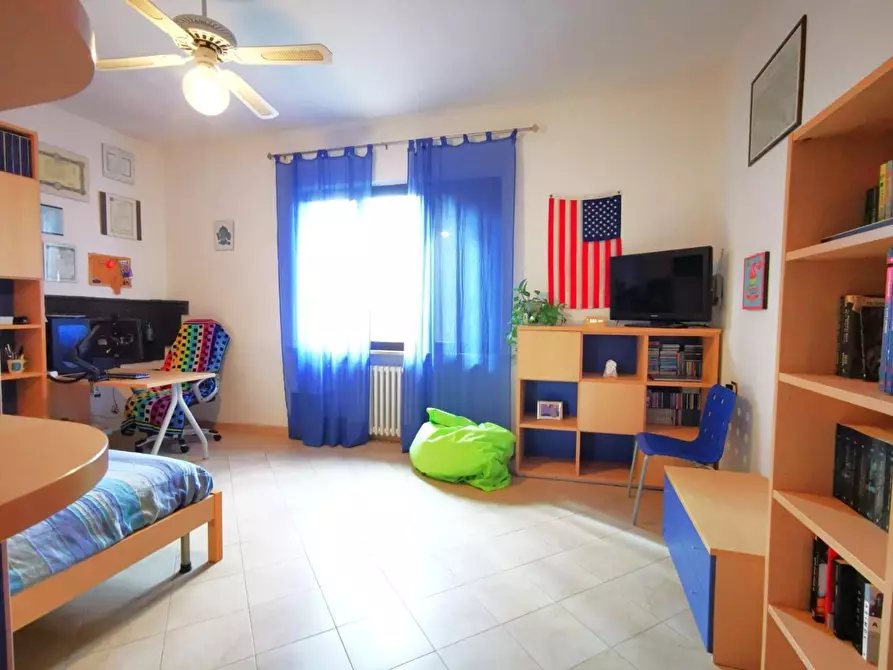 Immagine 42 di Villa in vendita  a Cascina