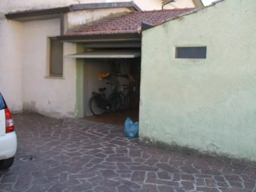 Immagine 21 di Terratetto in vendita  a Vecchiano