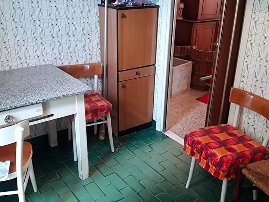 Immagine 3 di Appartamento in vendita  a Carrara