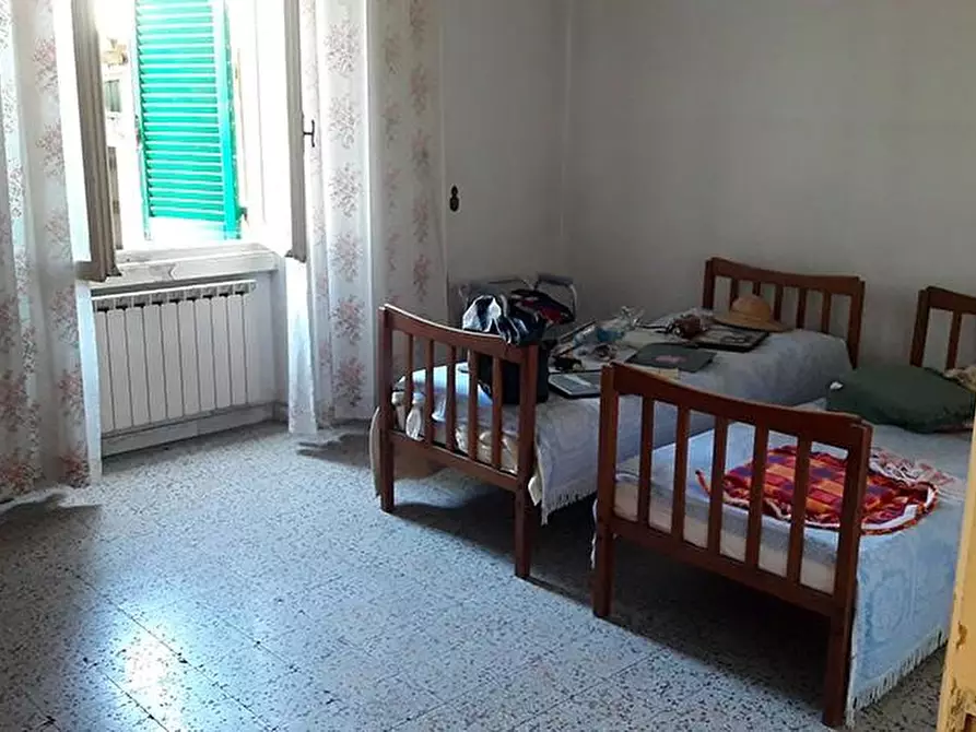 Immagine 8 di Appartamento in vendita  a Carrara