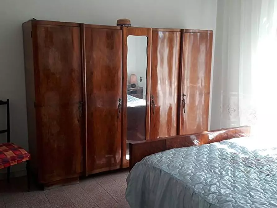 Immagine 11 di Appartamento in vendita  a Carrara