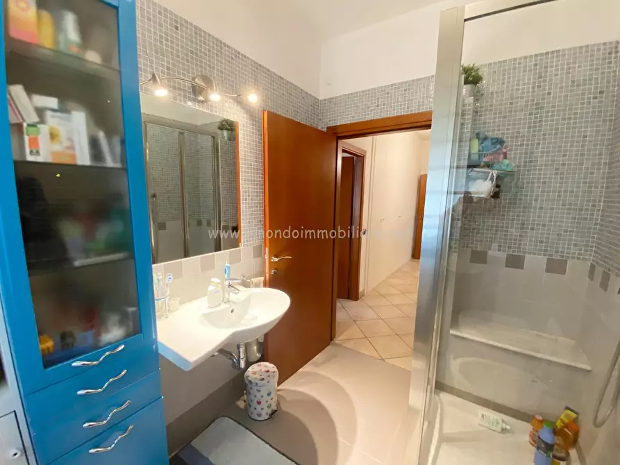 Immagine 11 di Appartamento in vendita  a Rosignano Marittimo