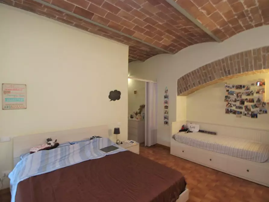 Immagine 7 di Appartamento in vendita  a Siena