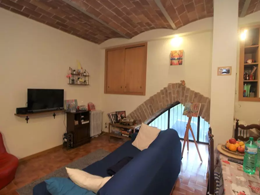 Immagine 4 di Appartamento in vendita  a Siena