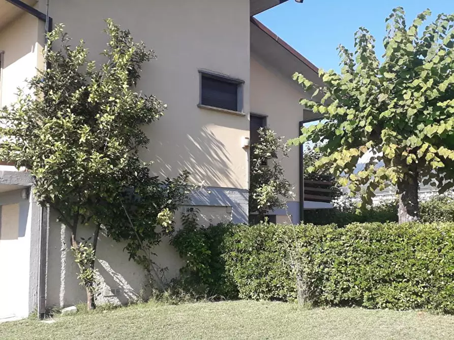 Immagine 2 di Casa indipendente in vendita  a Forte Dei Marmi
