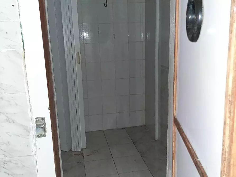 Immagine 5 di Magazzino in vendita  a Livorno