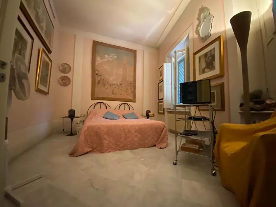 Immagine 19 di Appartamento in vendita  a Livorno