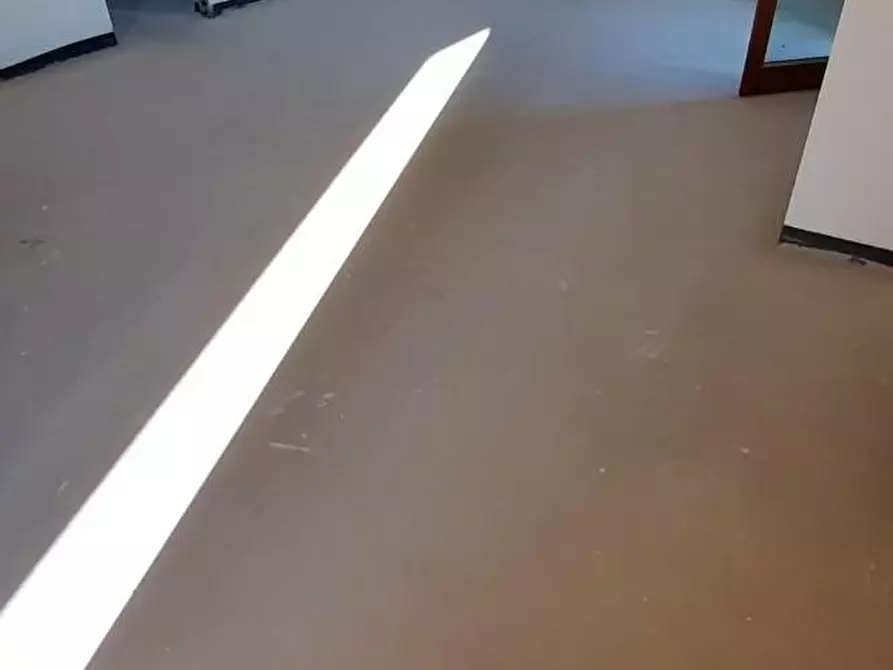 Immagine 8 di Casa trifamiliare in vendita  a Cecina