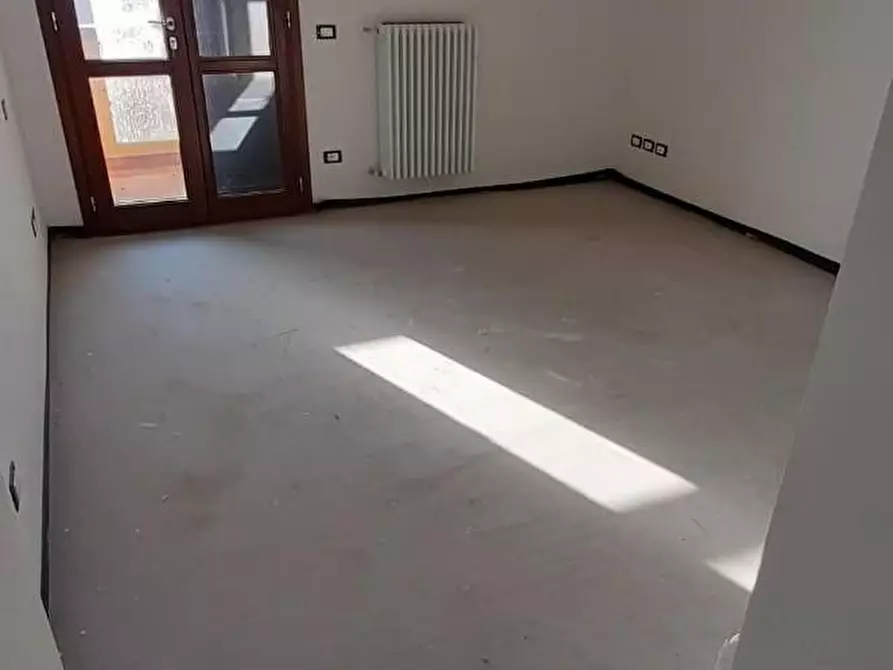 Immagine 14 di Casa trifamiliare in vendita  a Cecina