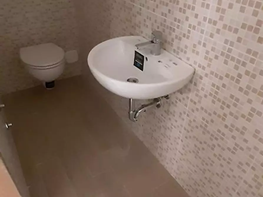 Immagine 11 di Casa trifamiliare in vendita  a Cecina