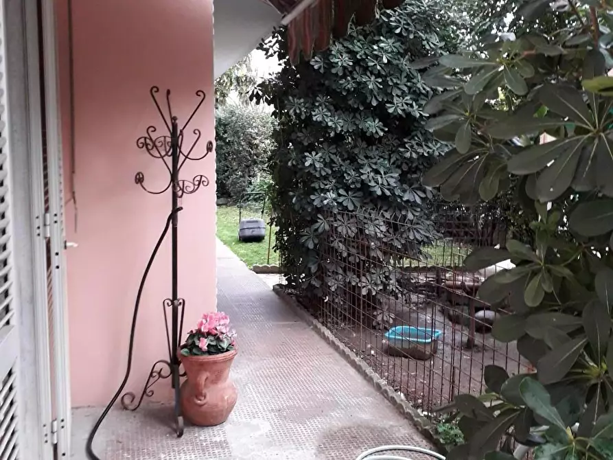 Immagine 10 di Villa in vendita  a Pisa