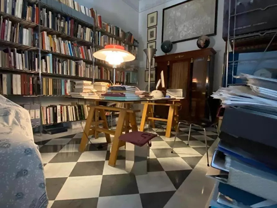 Immagine 13 di Appartamento in vendita  a Livorno