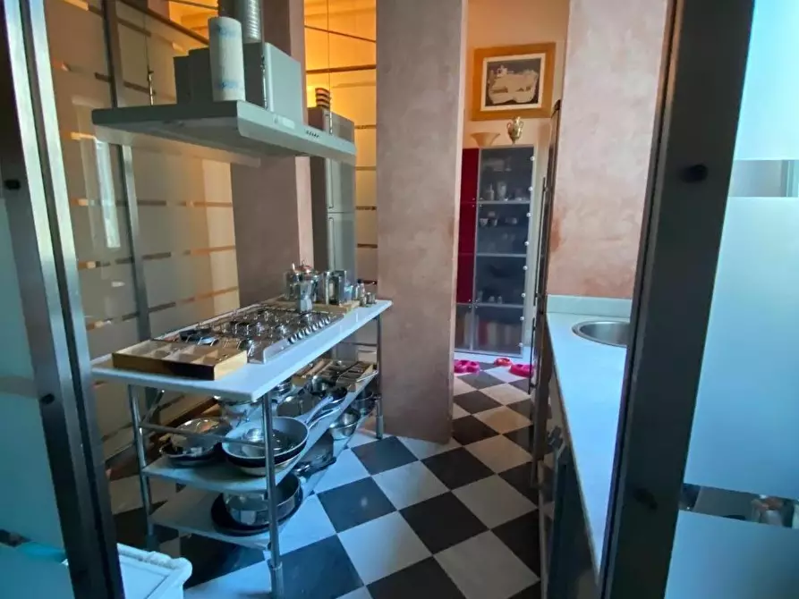 Immagine 16 di Appartamento in vendita  a Livorno