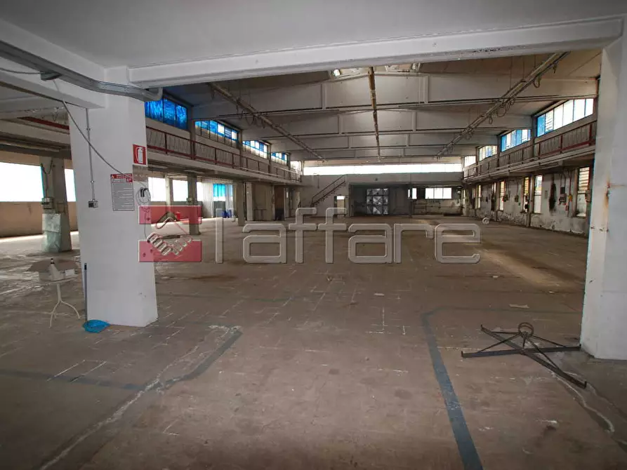Immagine 2 di Capannone industriale in vendita  a Pontedera