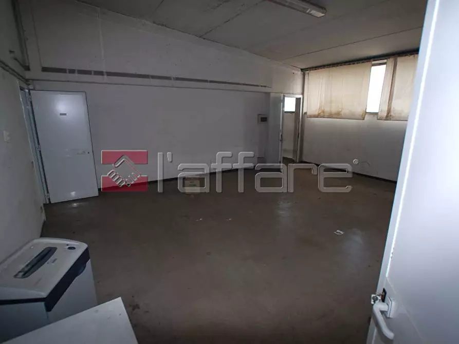 Immagine 12 di Capannone industriale in vendita  a Pontedera
