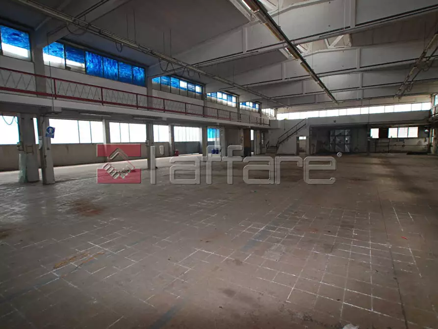 Immagine 4 di Capannone industriale in vendita  a Pontedera