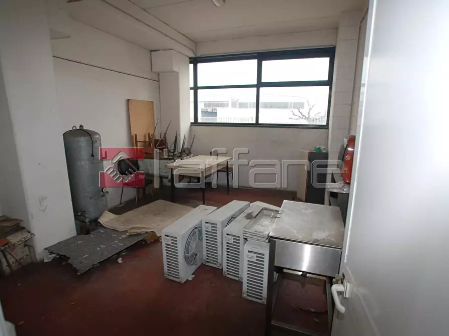 Immagine 10 di Capannone industriale in vendita  a Pontedera