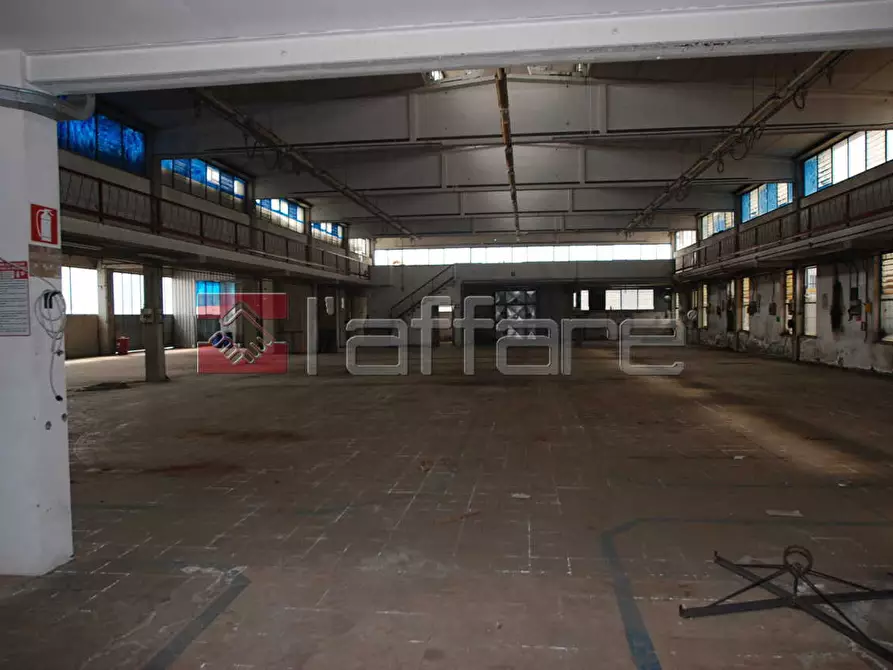 Immagine 3 di Capannone industriale in vendita  a Pontedera