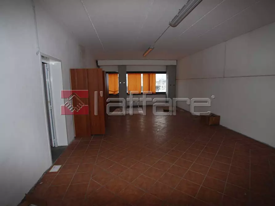 Immagine 11 di Capannone industriale in vendita  a Pontedera