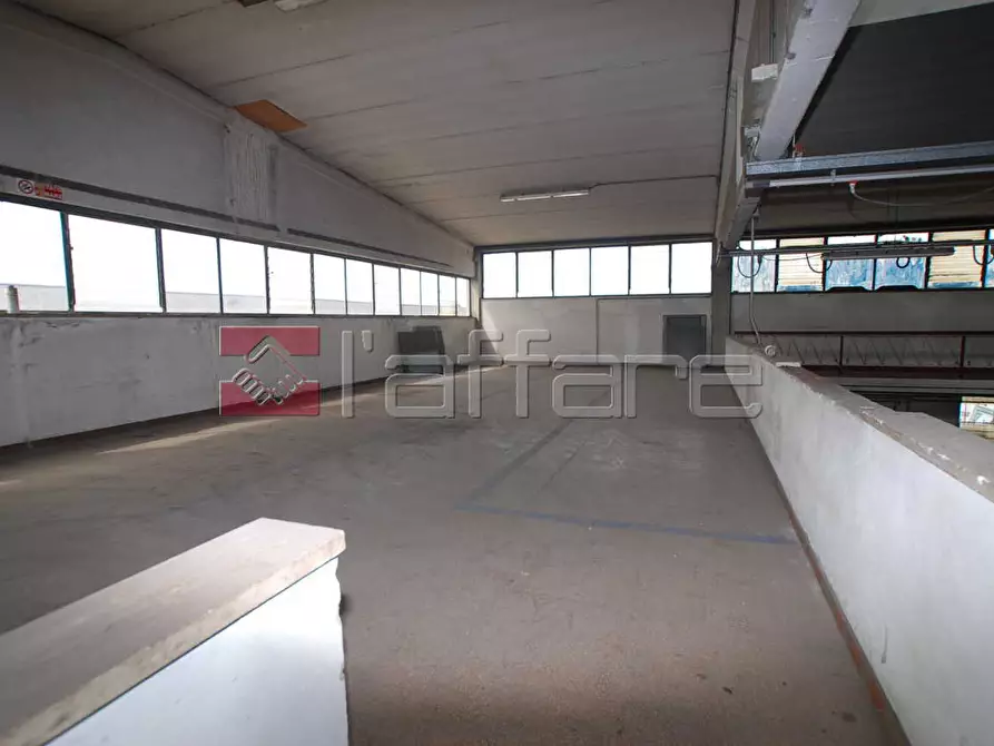 Immagine 8 di Capannone industriale in vendita  a Pontedera