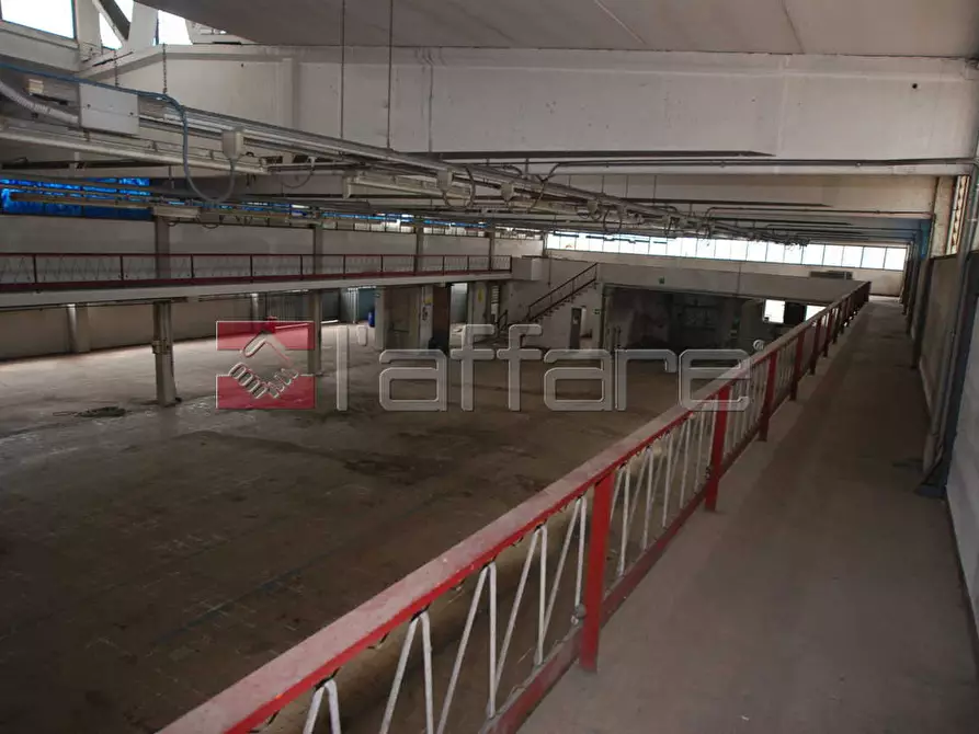 Immagine 14 di Capannone industriale in vendita  a Pontedera