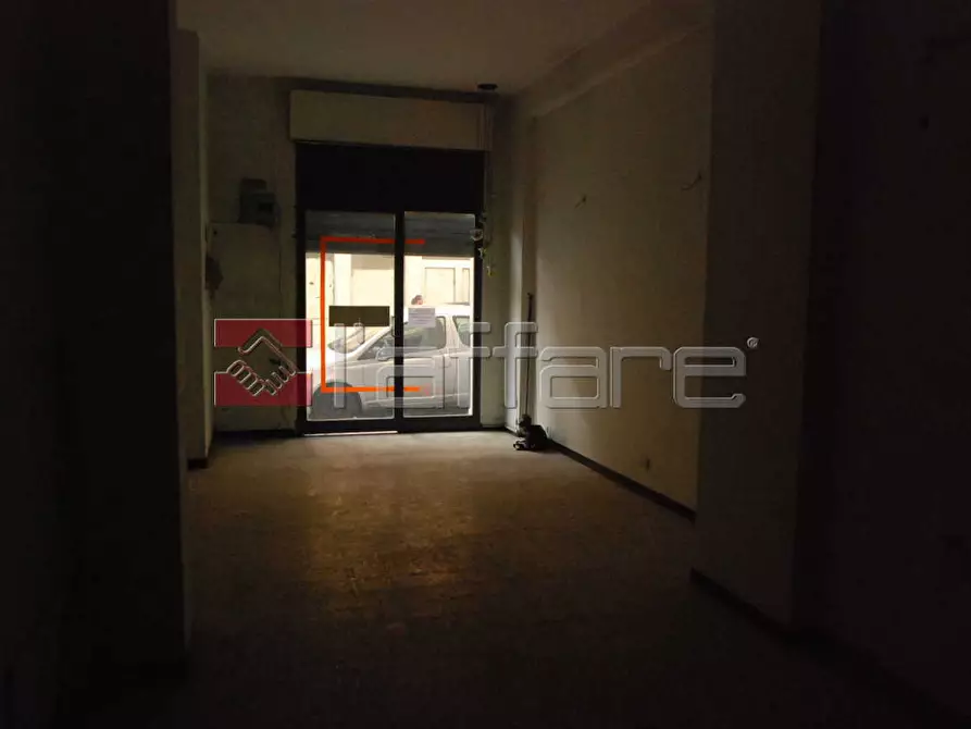 Immagine 2 di Locale commerciale in vendita  a Pontedera