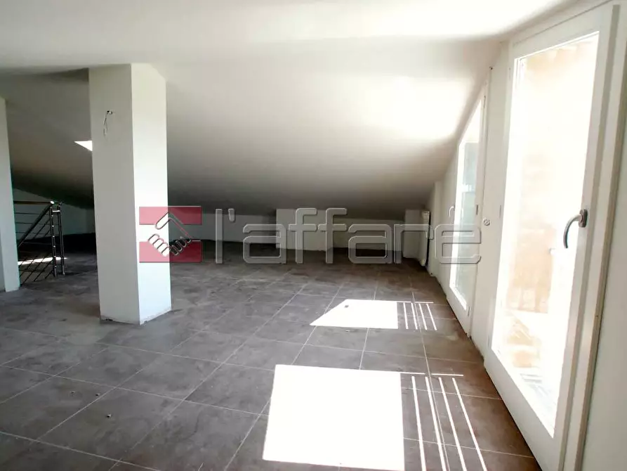 Immagine 11 di Appartamento in vendita  a Pontedera