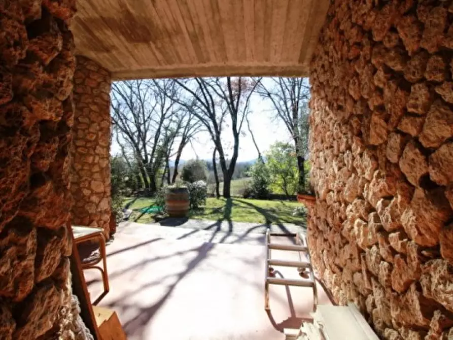 Immagine 3 di Villa in vendita  a Sovicille