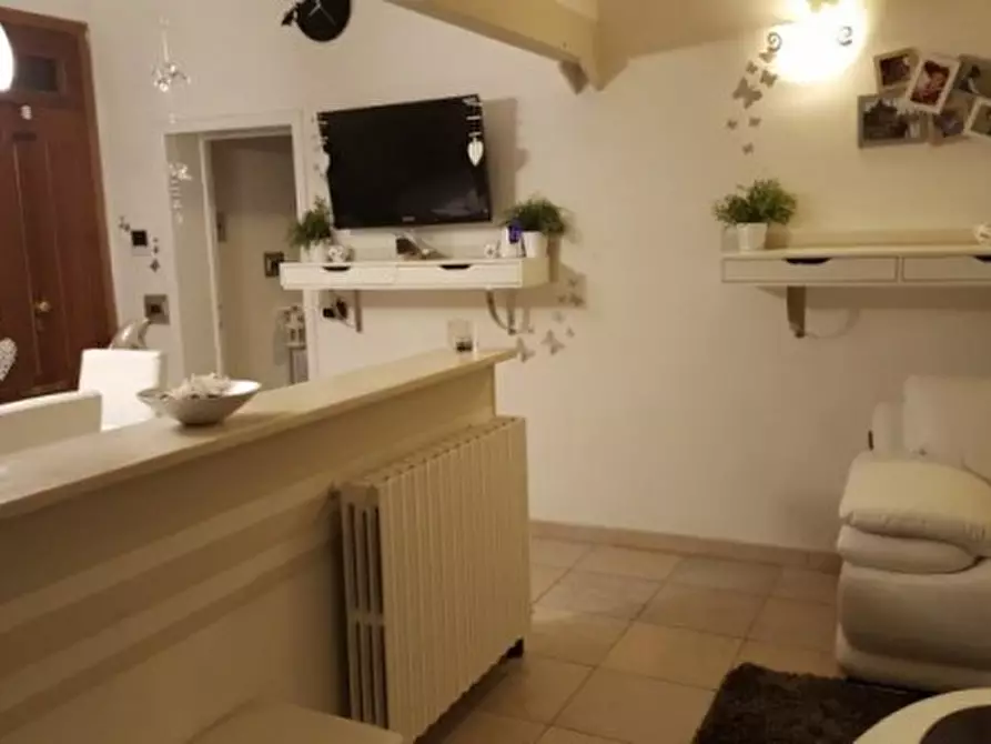 Immagine 4 di Appartamento in vendita  a Montalcino