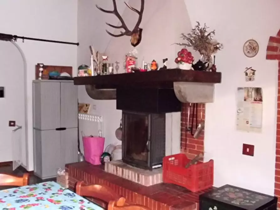 Immagine 3 di Casa colonica in vendita  a Calci