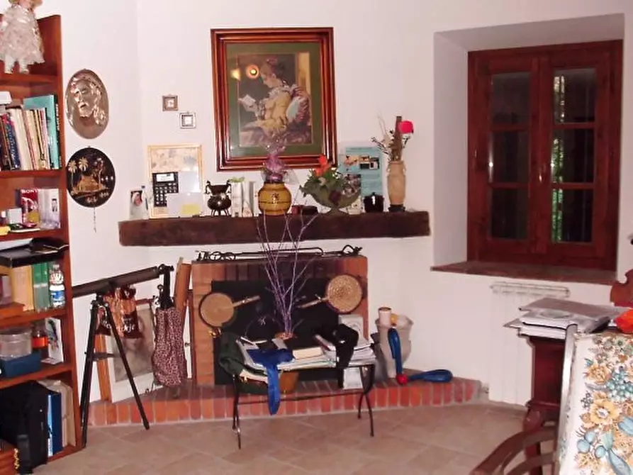 Immagine 9 di Casa colonica in vendita  a Calci