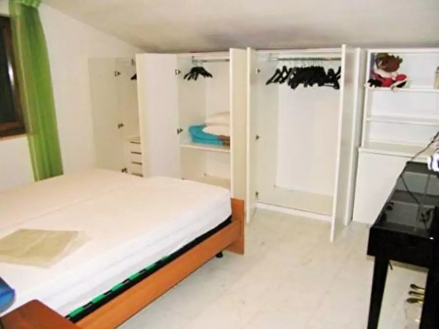 Immagine 25 di Villa in vendita  a Massa