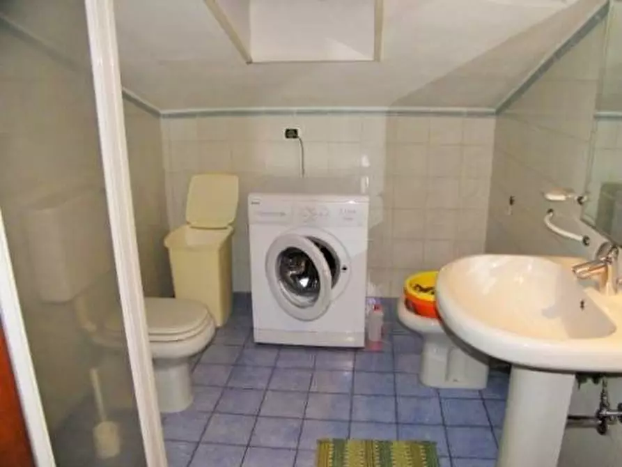 Immagine 24 di Villa in vendita  a Massa