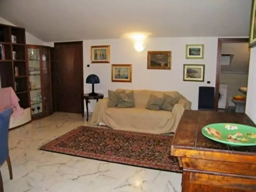 Immagine 23 di Villa in vendita  a Massa