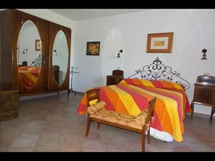 Immagine 31 di Casa colonica in vendita  a Montaione