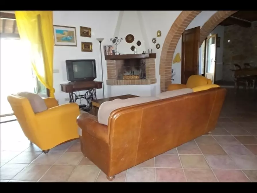 Immagine 28 di Casa colonica in vendita  a Montaione