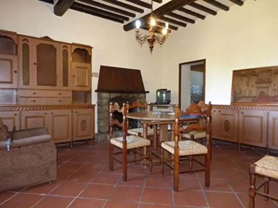 Immagine 20 di Rustico / casale in vendita  a Capannori